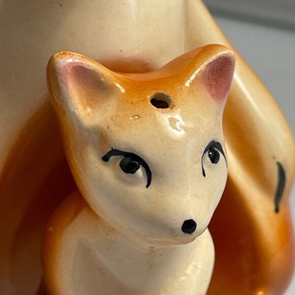 Vintage Ceramic Kangaroo & Joey Salt &‎ Pepper Shaker Set - Picture 3 of 14
